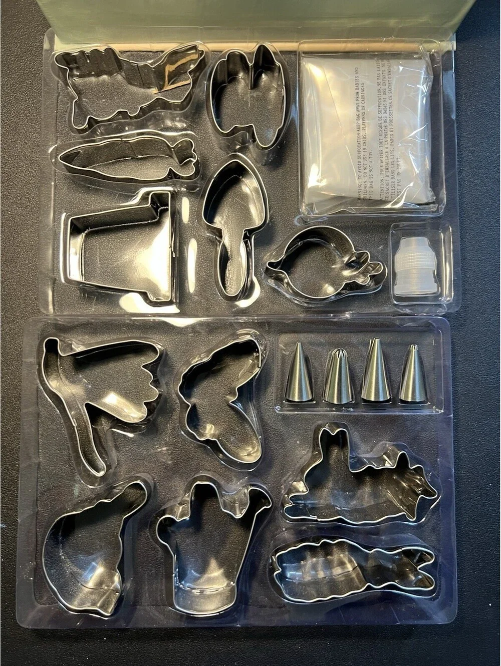 NIB Williams Sonoma 2020 Peter Rabbit Cookie Baking Kit 27 Piece Set, 7.5x10”